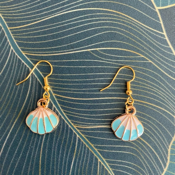 Shell Dangle Earrings - Picture 2 of 2